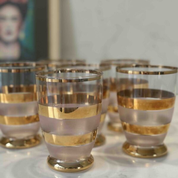 Glazen met vergulde randjes