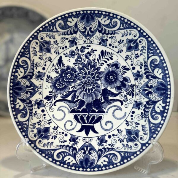 Delfts blauw bord met bloemen