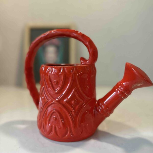 Vintage rode keramieken gieter